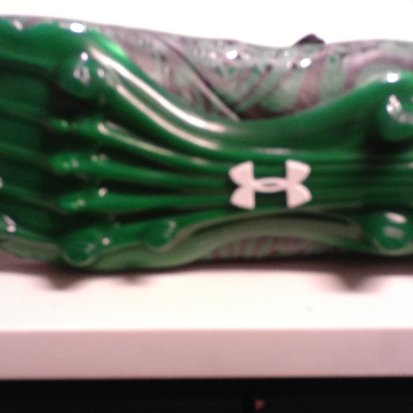 NEW,UNDER ARMOUR FOOTBALL CLEATS main image 7